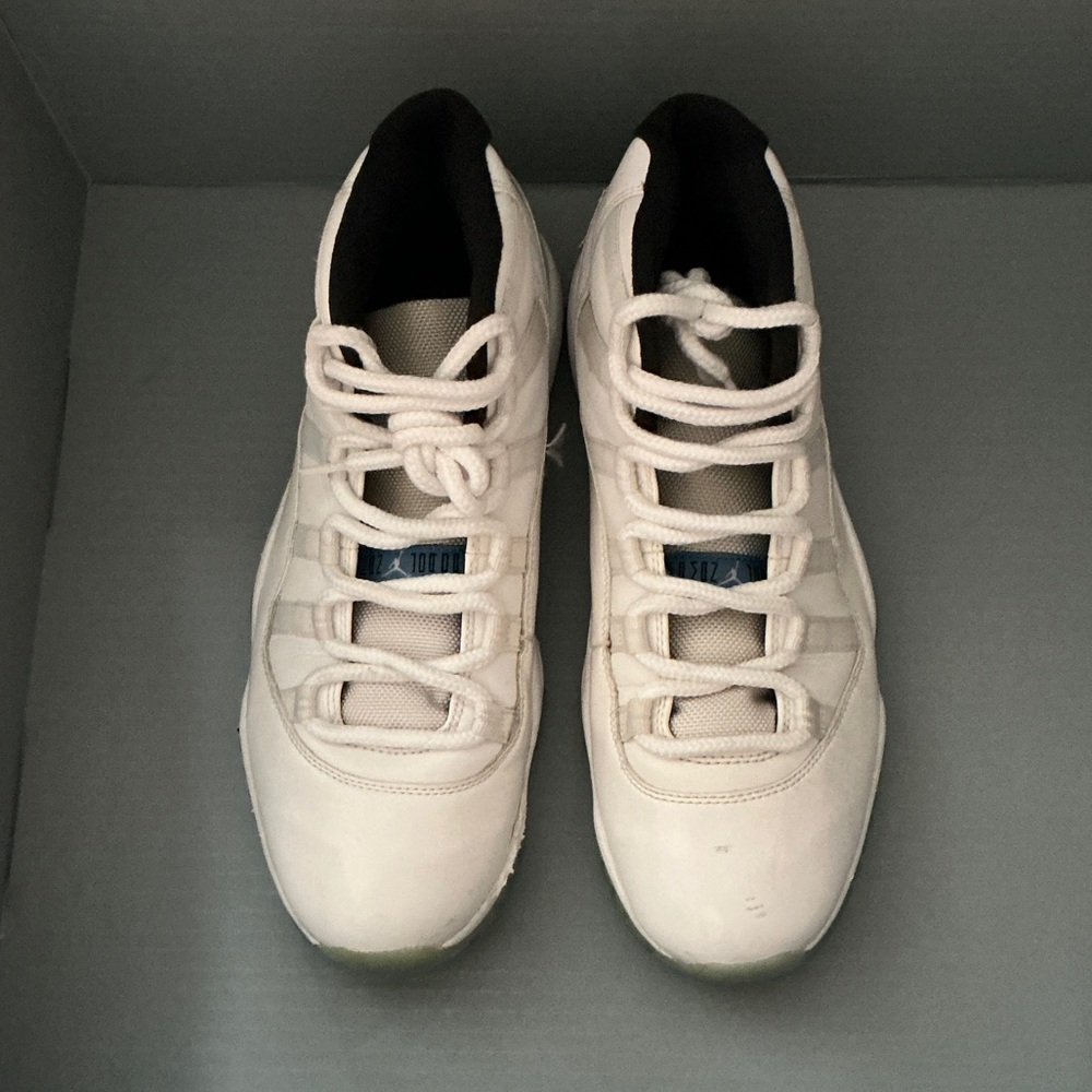 Jordan Men's White and Black Low-Top Sneakers